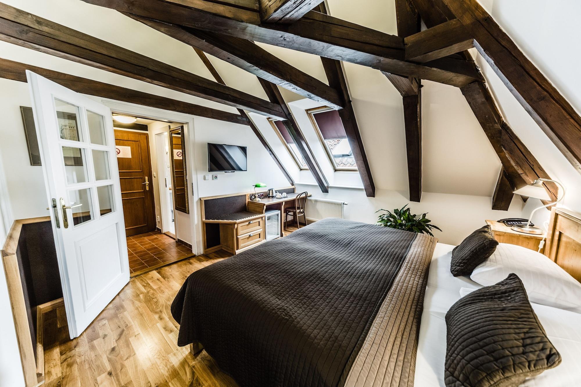 Hotel Archibald At The Charles Bridge Prague